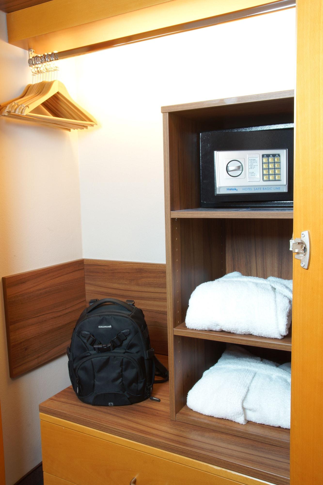 Atlanta Hotel Leipzig โกรสเพิสนา ภายนอก รูปภาพ
